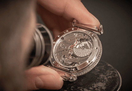 This movement from Chopard features a diamond-set micro-rotor