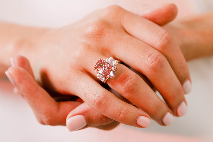 The World's Most Expensive Diamond Rings | The Williamson Pink Star